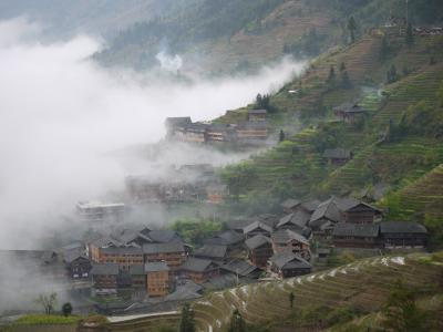 Clouds on the slopes of Ping'an