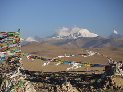 Himalaya range between Tingri and Zhangmu