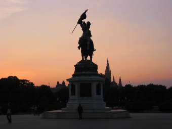 Sundown with statue, Vienna
