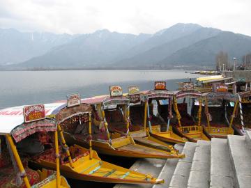 Boats on Dal lake in Srinagar